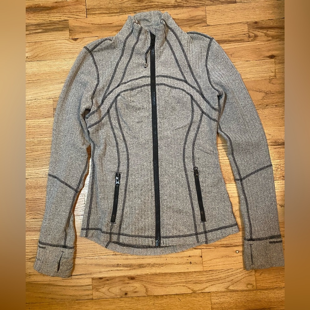 Women’s Lululemon Athletic jacket. Size 6